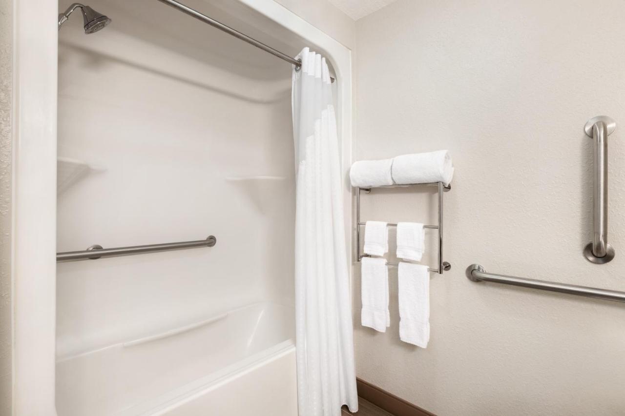 Holiday Inn Express & Suites Pembroke Pines-Sheridan St By Ihg Exterior foto